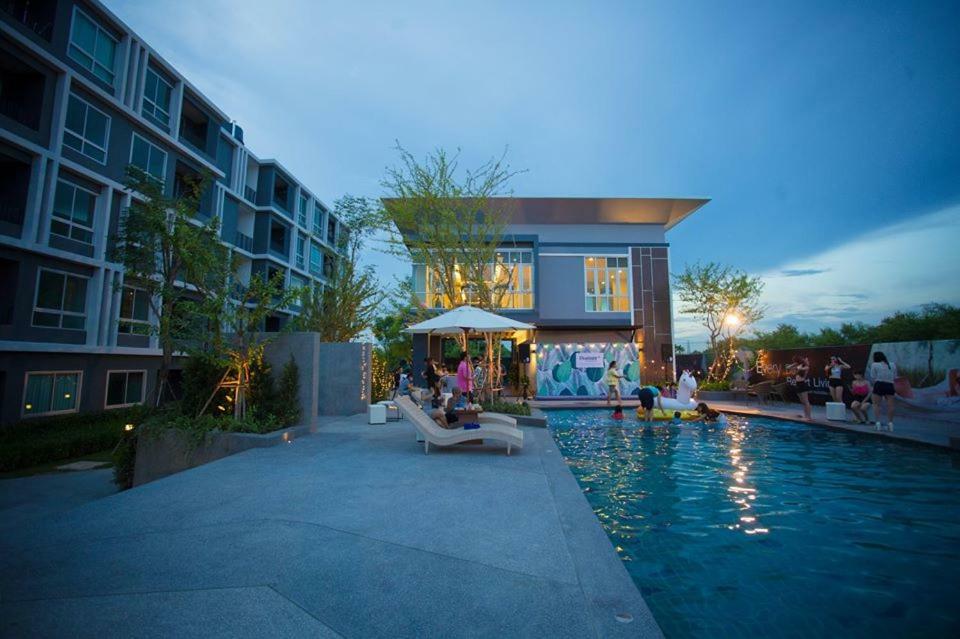 Diamant Modern Room Condominium Resort Чиангмай Экстерьер фото